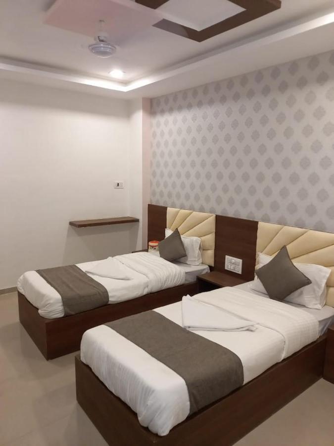 Hotel Nilkanth Inn Hālol エクステリア 写真