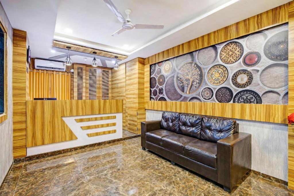 Hotel Nilkanth Inn Hālol エクステリア 写真