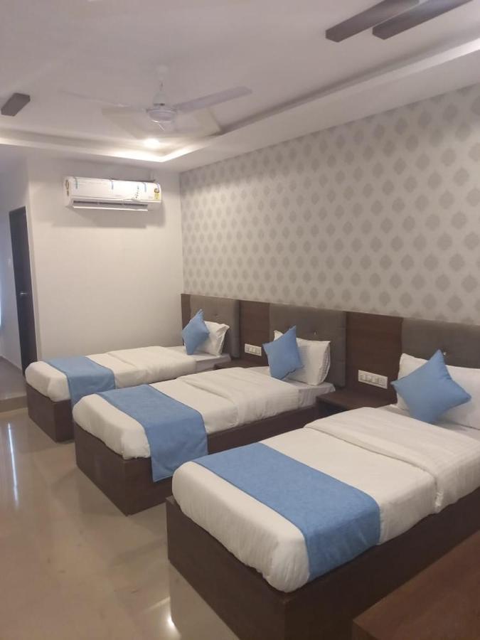 Hotel Nilkanth Inn Hālol エクステリア 写真