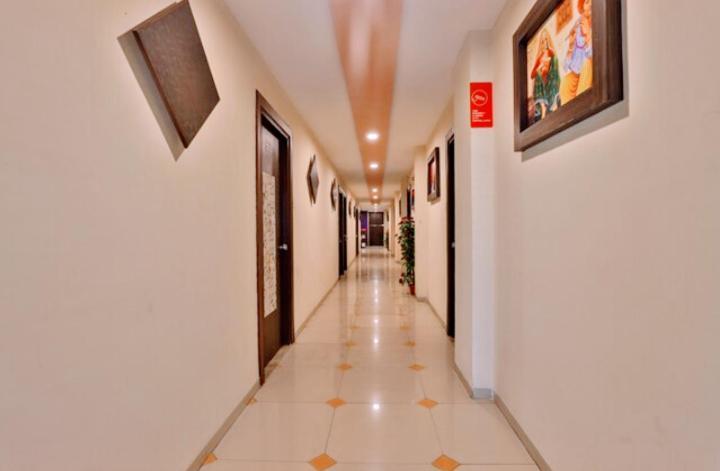 Hotel Nilkanth Inn Hālol エクステリア 写真