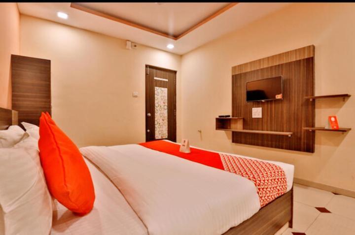 Hotel Nilkanth Inn Hālol エクステリア 写真