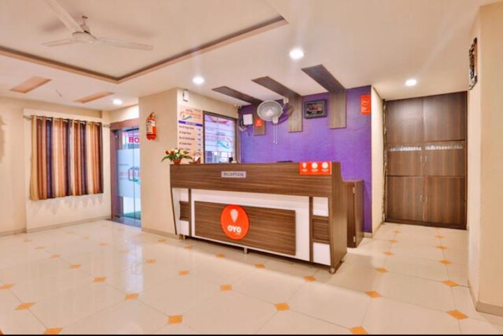 Hotel Nilkanth Inn Hālol エクステリア 写真
